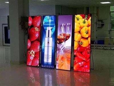 ROHS Indoor Poster LED Display Mirror Screen 900cd Brightness