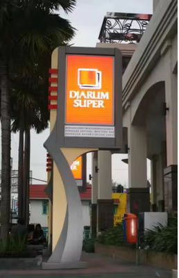 5000cd Outdoor Solar Light Pole Led Display Billboard Customized