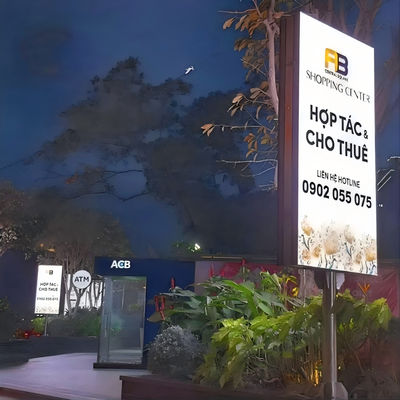 Full Color Advertising Wireless Wifi Control P4 Outdoor Street LED Light Pole Display Screen